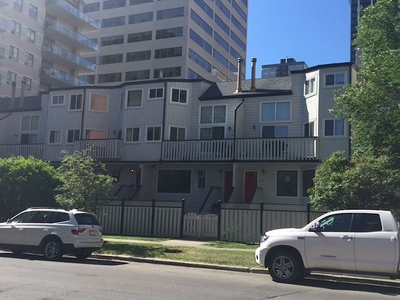 Calgary Condo Unit For Rent | Downtown | 2 Bedroom, 1 Bathroom Eau