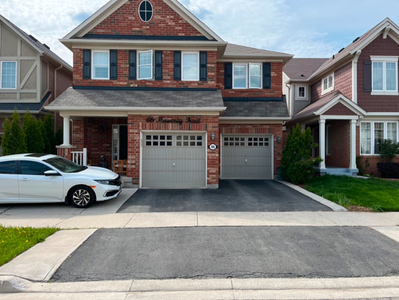 Detached House for rent in Brampton 4 Bed / 2.5 Bath from 1-MAR