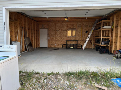 DOUBLE GARAGE AVAILABLE at MARTINDALE NE for Storage