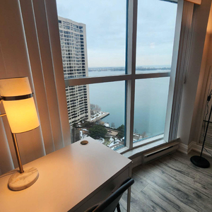 Downtown Room Harbourfront Available Immediately
