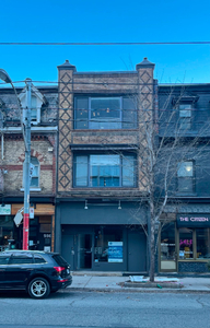 FOR LEASE - MAIN FLOOR ON BUSY 984 QUEEN ST W
