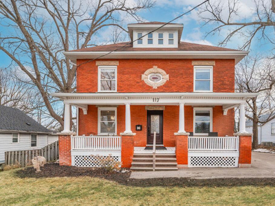 Renovated 5-bedroom, red-brick century home with prime location
