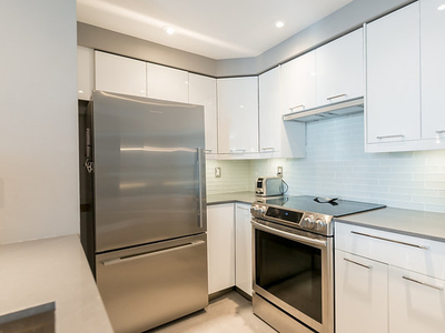 Sleek City Spaces: March Move-In Room Rental for Students!