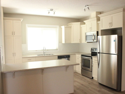 Spruce Grove Pet Friendly Townhouse For Rent | SPRUCE GROVE- PET FRIENDLY, TOWNHOUSE
