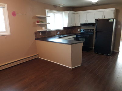 Students 3BED 1BATH All Inclusive $2,175 Laundry In Unit