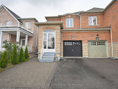 Very Well Maintained 3 Bdrm Semi Detached Home 1557 Sqft