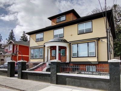 Condo/Apartment for sale, 1064 Beverley Place, Greater Victoria, British Columbia, in Victoria, Canada