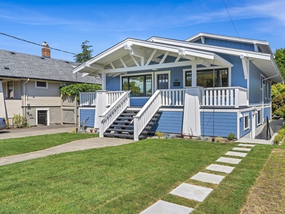 House for sale, 361 Arnold Avenue, Greater Victoria, British Columbia, in Victoria, Canada