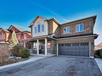 House for sale, 529 Mavrinac Blvd, in Aurora, Canada