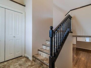 Red Deer Pet Friendly Main Floor For Rent | Timberstone Park | Spacious 3-Bedroom Main Floor Home