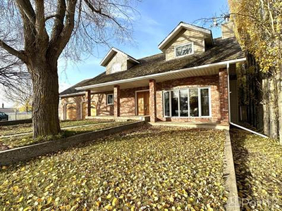 Homes for Sale in Downtown Ponoka, Ponoka, Alberta $413,800