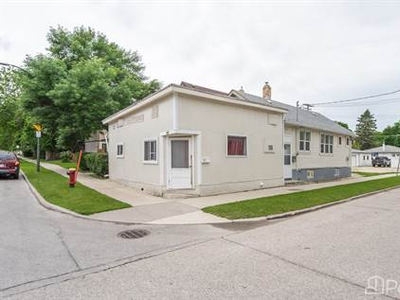 Homes for Sale in St. Boniface, Winnipeg, Manitoba $314,900