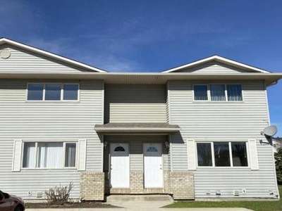 2 Bedroom Single Family Home Grande Prairie AB For Rent At 1110