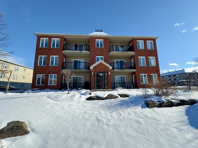 Condo/Apartment for sale, 636 Mtée des Seigneurs, Granby, QC J2J0A8, CA, in Granby, Canada