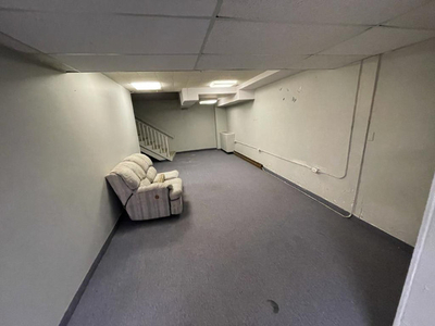 1600 square foot basement unit with 9 foot high ceiling for rent