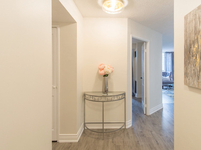 2 bed condo - newly renovated next to Eaton cntr