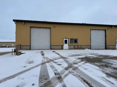 2400sf industrial space available for rent
