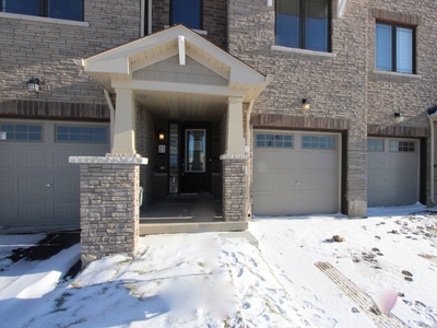 Beautiful, new build townhouse now available for lease!