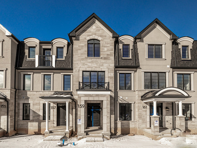 Beautiful townhouse in Oakville for lease