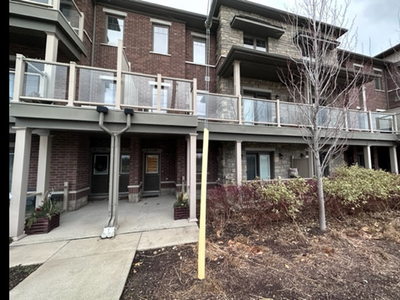 Bright and Modern 2 Bedroom Townhome!