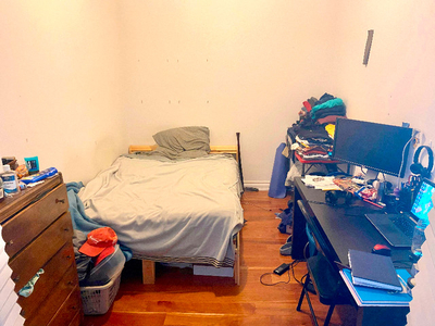 College & Yonge - Spacious Den for Rent Downtown