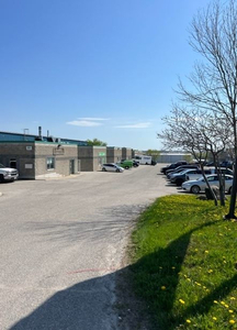 Commercial light industrial unit for rent in Barrie