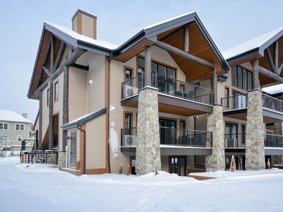 Condo/Apartment for sale, 310 Ch. Louis-Dufour, Saint-Sauveur, QC J0R1R3, CA, in Piedmont, Canada