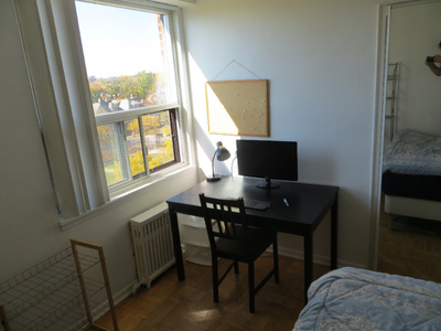 Furnished Bedroom - March 1st - Near U of T campus, Downtown
