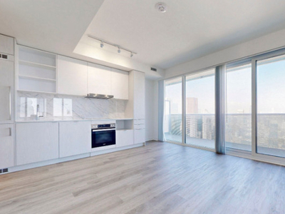 Gorgeous Two Bedroom For Lease! Stunning Views! Water & Downtown