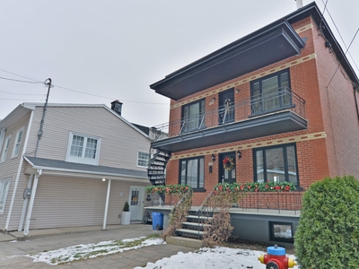 House for sale, 723-725 Rue Champlain, La Cité-Limoilou, QC G1K4J6, CA, in Québec City, Canada