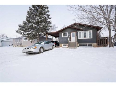 House For Sale In Avondale, Grande Prairie, Alberta