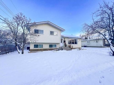 House For Sale In Highland Park, Grande Prairie, Alberta