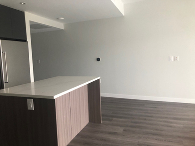 Looking for a roomate to share a 2 bedroom 2 washroom new condo