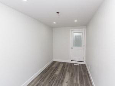 Newly renovated 2 bdrm apartment