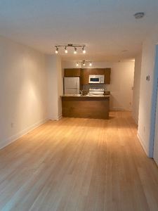 One bedroom Condo unit at Yonge/Eglinton!