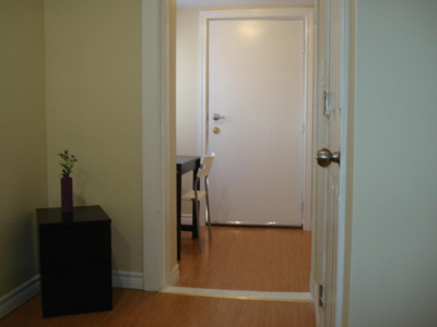 ONE BIG ROOM AVAILABLE AT GREAT LOCATION ( STEPS TO SUBWAY)