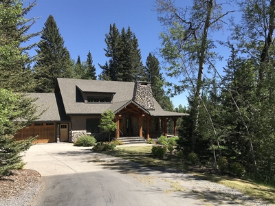 Priddis Pet Friendly House For Rent | Beautiful House in the Forest