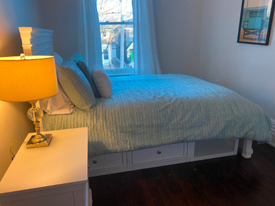 Private Room for Rent in Osborne Ave, Toronto! Females only!