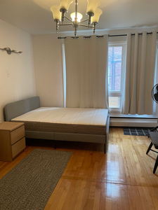 Room for rent in downtown Montreal