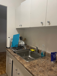 Sharing Space available for 2 females in One bedroom Unit
