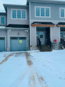 Townhome in Shelburne for Rent