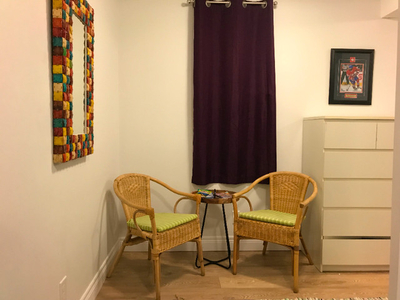 Welcoming, friendly room in apt for Female Roommates!!