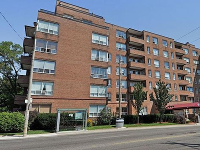 3 Bedroom Apartment Unit Toronto ON For Rent At 4900