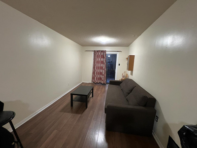 1 Bed, 1 Bath Seperate Entrance Unit @ Square One