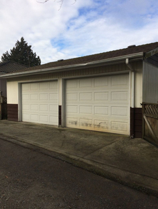 3 car garage for rent in Burnaby