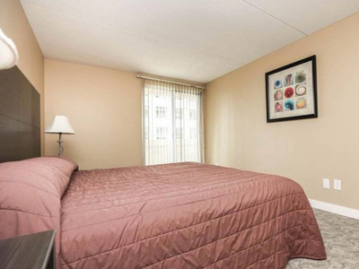 Private room in a 2bed 2bath in high rise heart of Winnipeg!