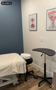 Professional Room for Sublet in busy Clinic