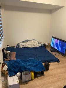 Spacious Room available in Oshawa North (windfield)