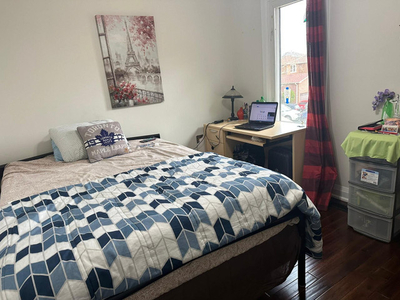 Upstairs shared room (1st April /Girls only )