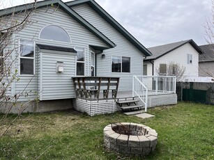 Airdrie House For Rent | 3 Bedroom Bungalow in Airdrie